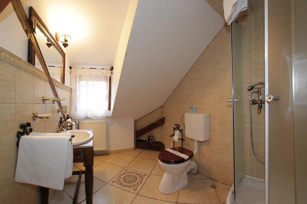 Hotel Casa Baroca Sighişoara Habitación foto